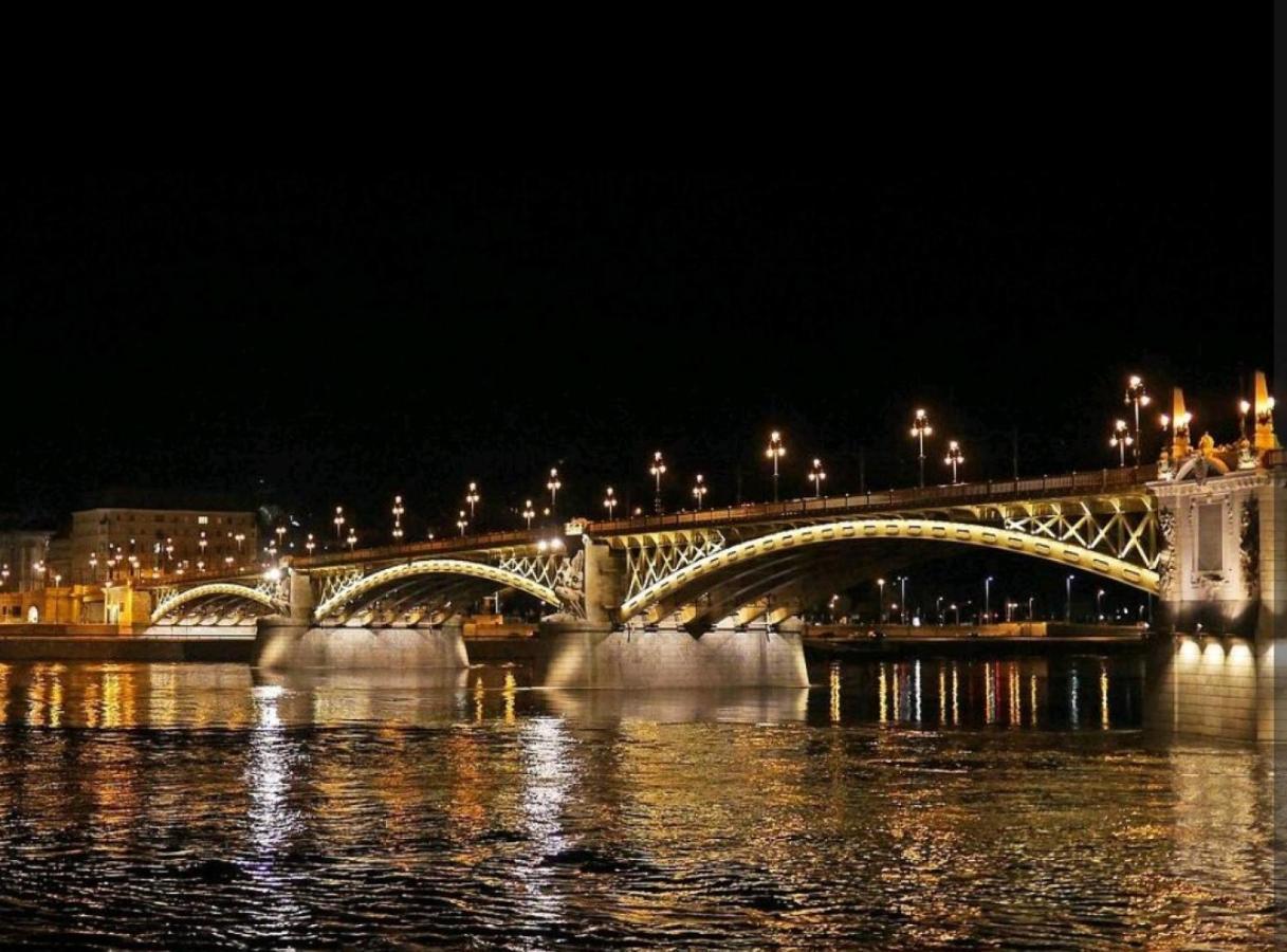 Riverside Mansion Budapeste Exterior foto